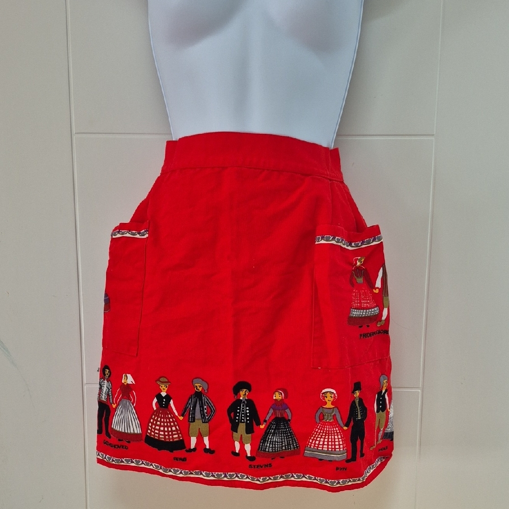 Vintage Handmade Folk Primitive Dutch Red Apron Kitchy Cottage Core Granny